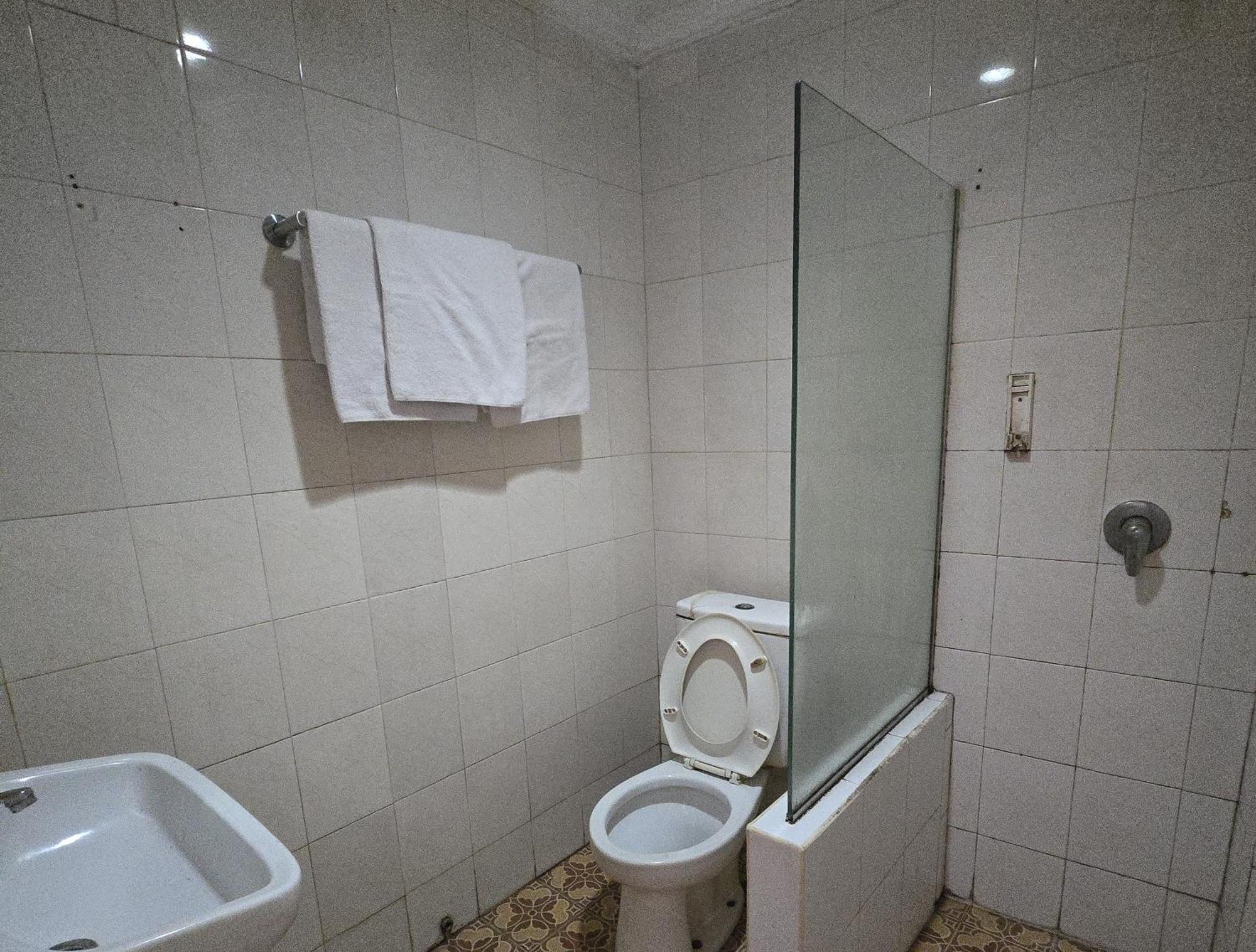 Hotel Maxim Kwitang Джакарта Номер фото