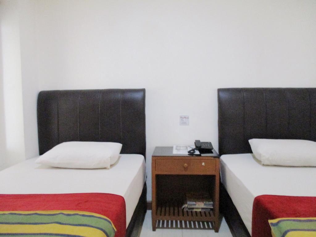 Hotel Maxim Kwitang Джакарта Экстерьер фото