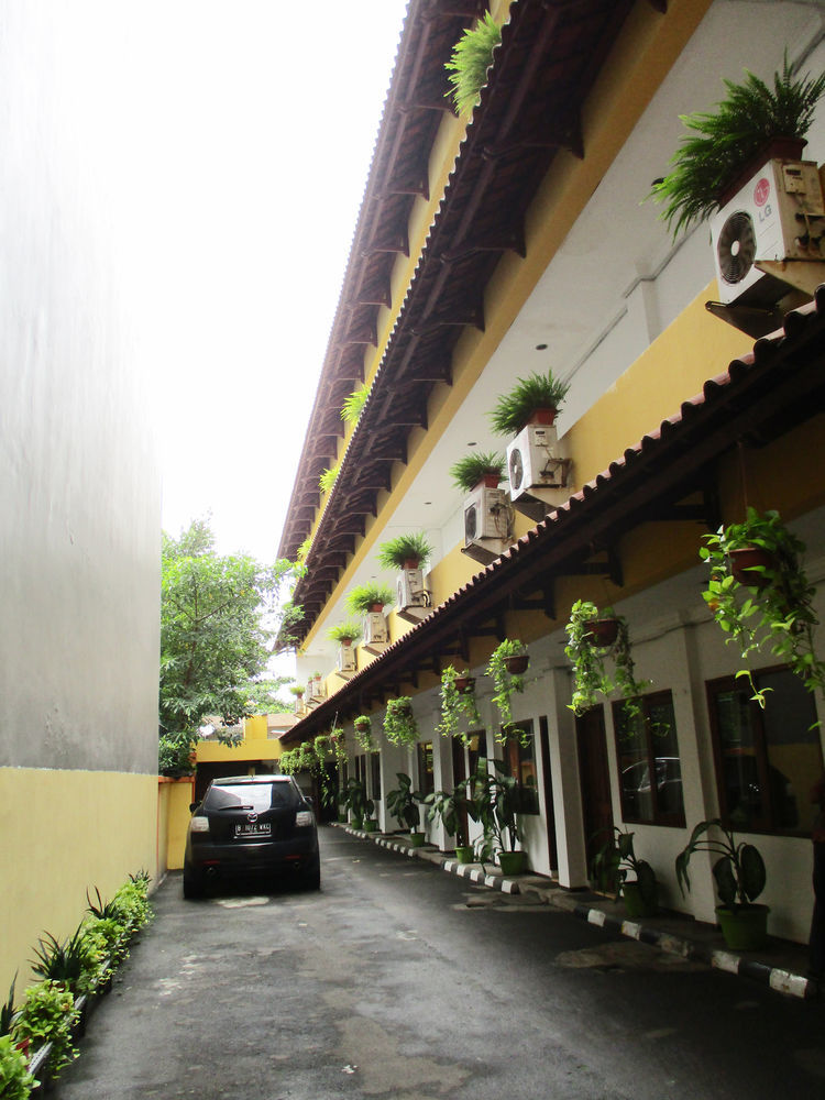 Hotel Maxim Kwitang Джакарта Экстерьер фото