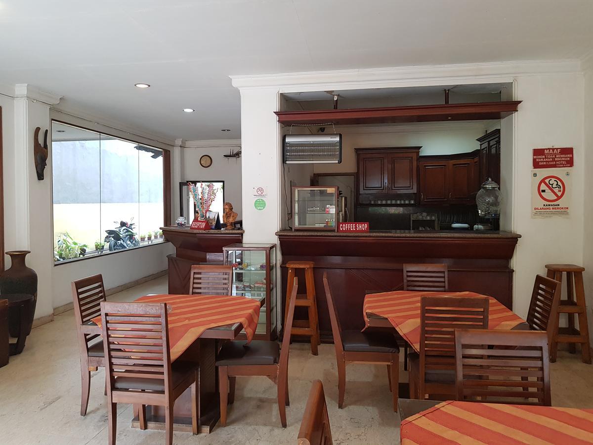 Hotel Maxim Kwitang Джакарта Экстерьер фото