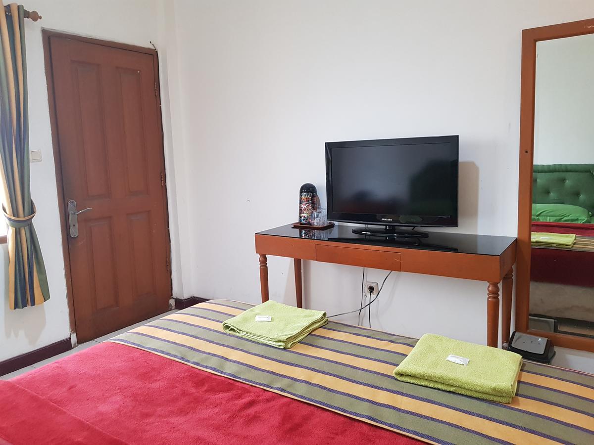 Hotel Maxim Kwitang Джакарта Экстерьер фото