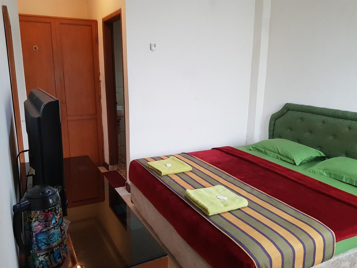 Hotel Maxim Kwitang Джакарта Экстерьер фото
